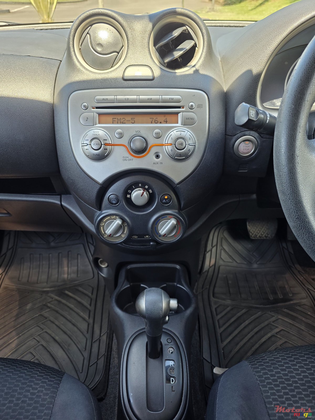 2011' Nissan March photo #6