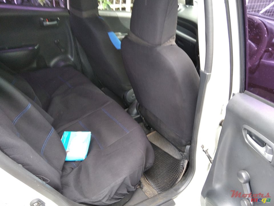 2012' Suzuki Celerio photo #5