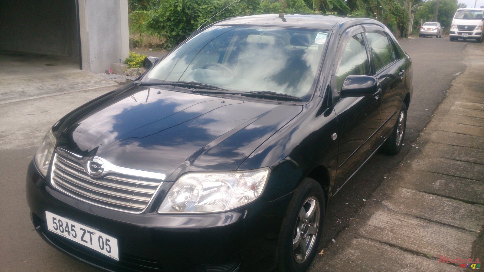 2005' Toyota Corolla photo #1