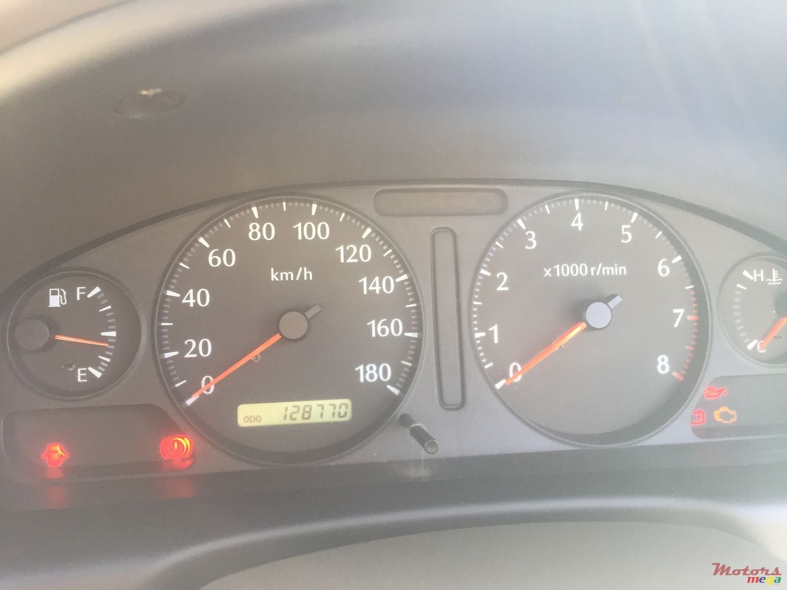 2001' Nissan N16 photo #4