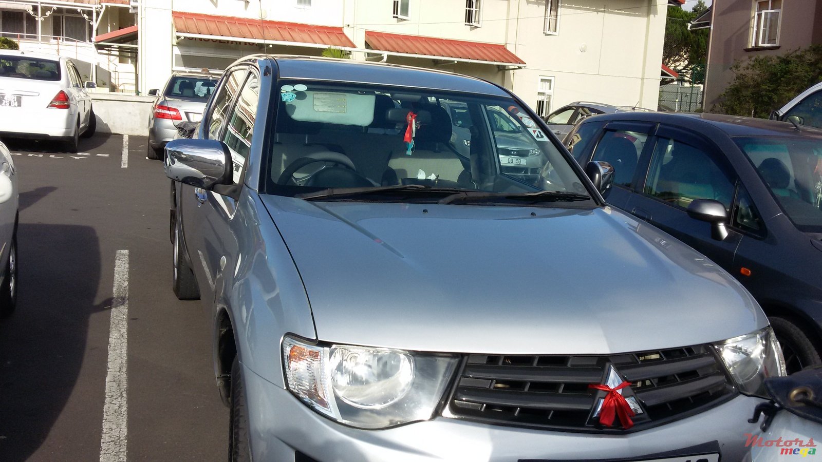 2010' Mitsubishi photo #1