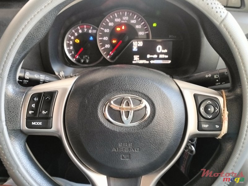 2015' Toyota Vitz photo #5