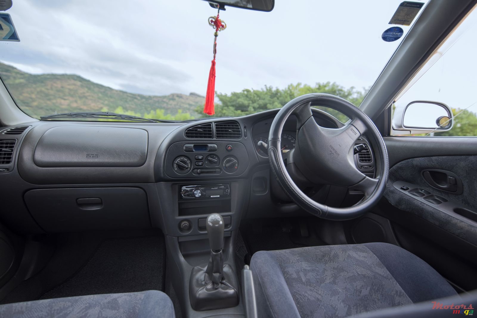 1998' Mitsubishi photo #4