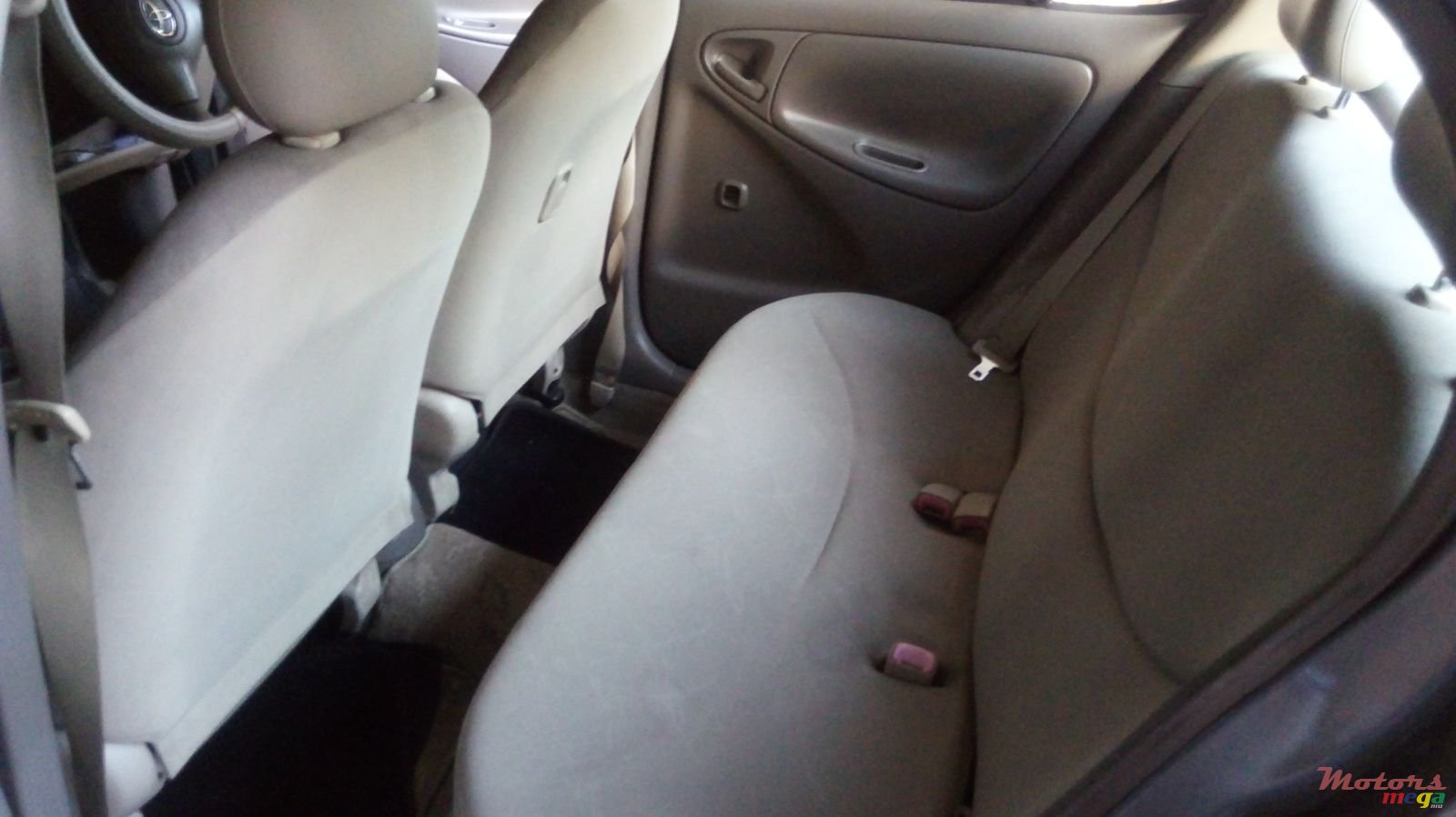 2004' Toyota Platz photo #4