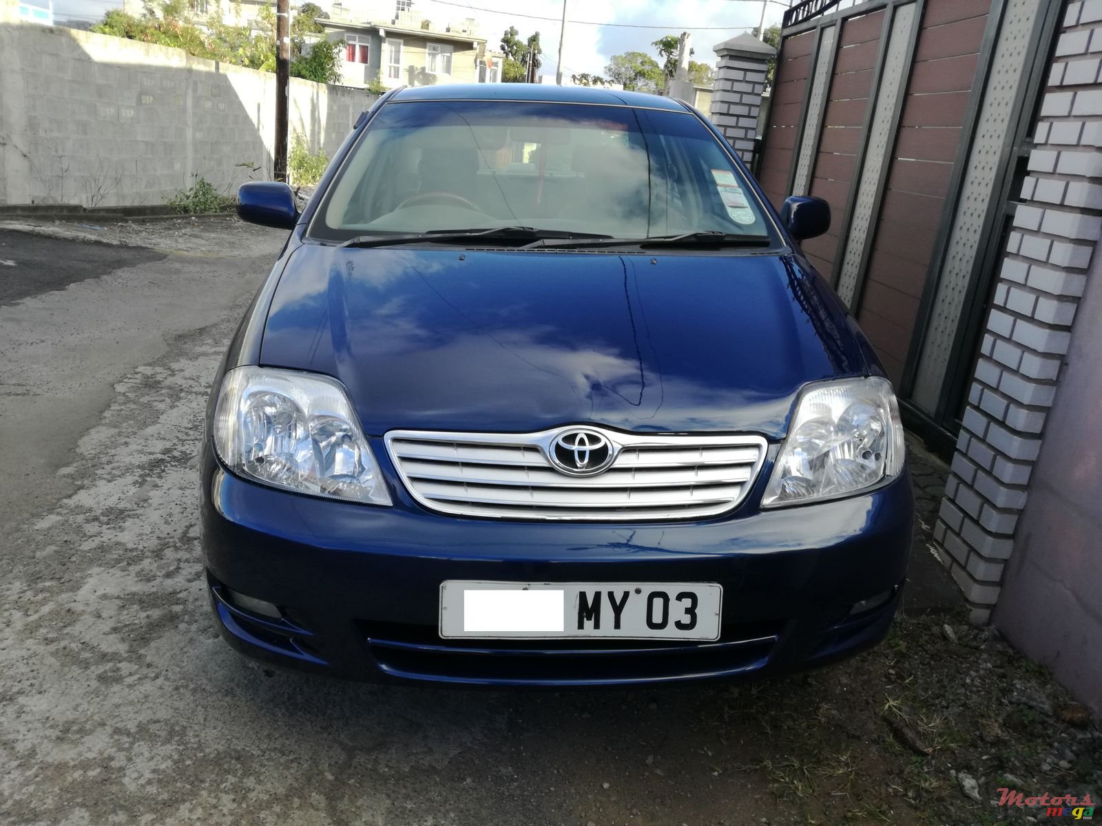 2003' Toyota Corolla NZE GLI photo #1