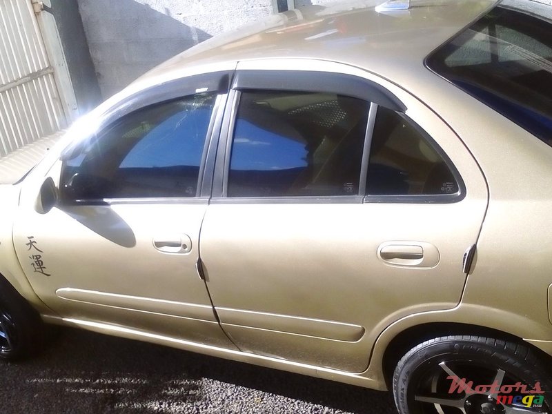 2001' Nissan Sunny photo #4