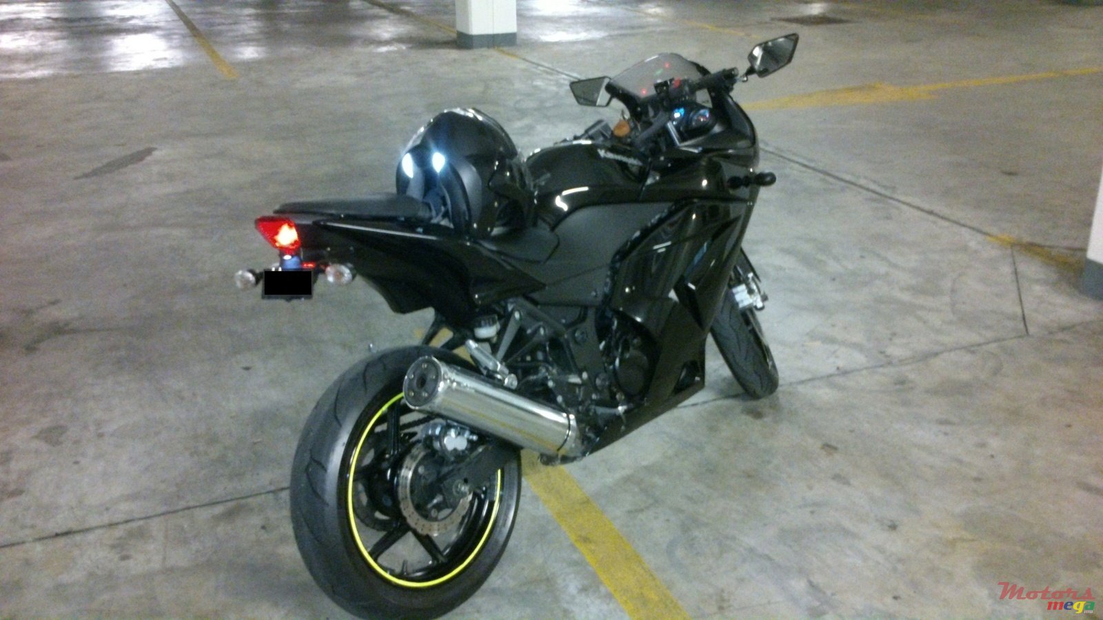 2009' Kawasaki Ninja 250 r photo #1