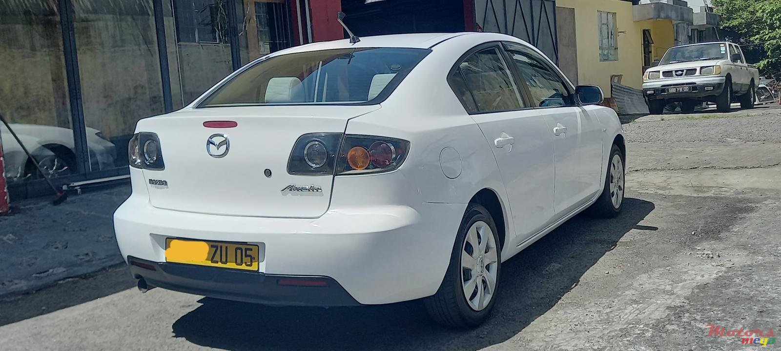 2005' Mazda Axela photo #3