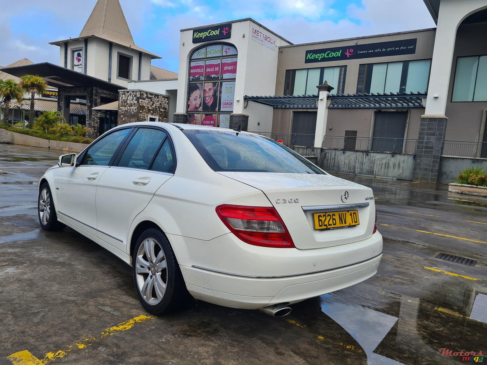 2010' Mercedes-Benz C200 photo #5