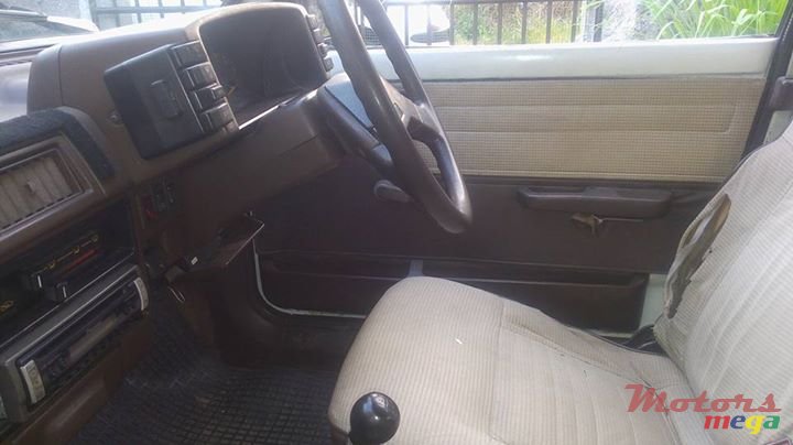 1989' Subaru Justy photo #7