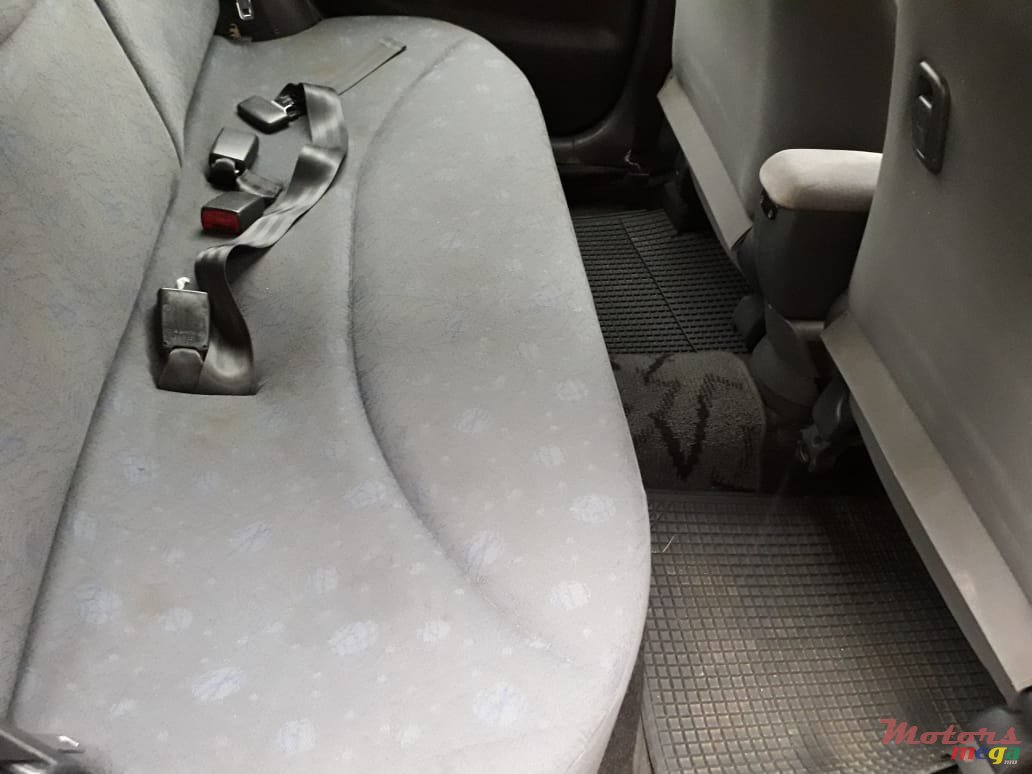 2002' Toyota Vitz No Modifications. photo #5