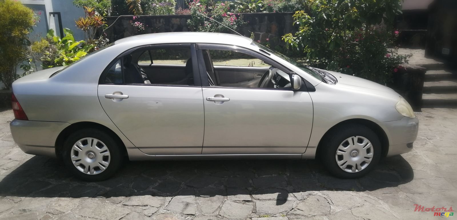 2000' Toyota Corolla photo #2