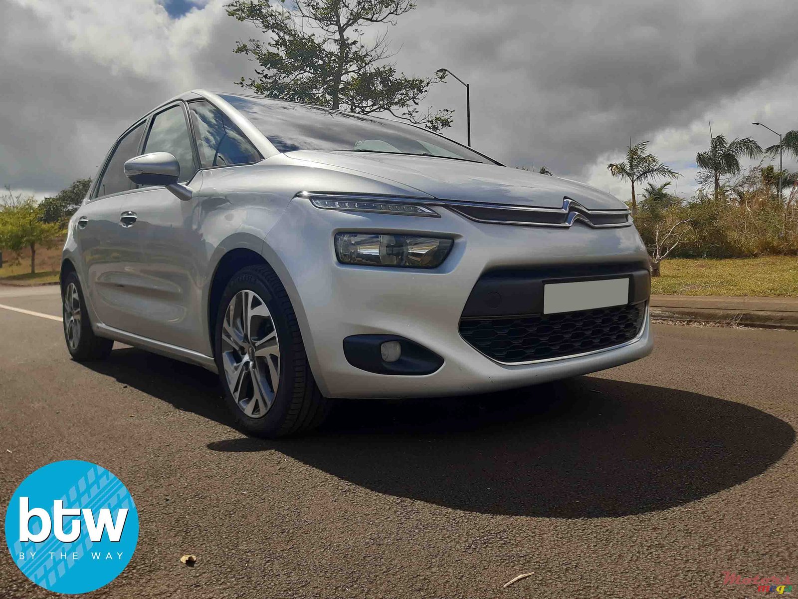 2015' Citroen C4 Picasso photo #1