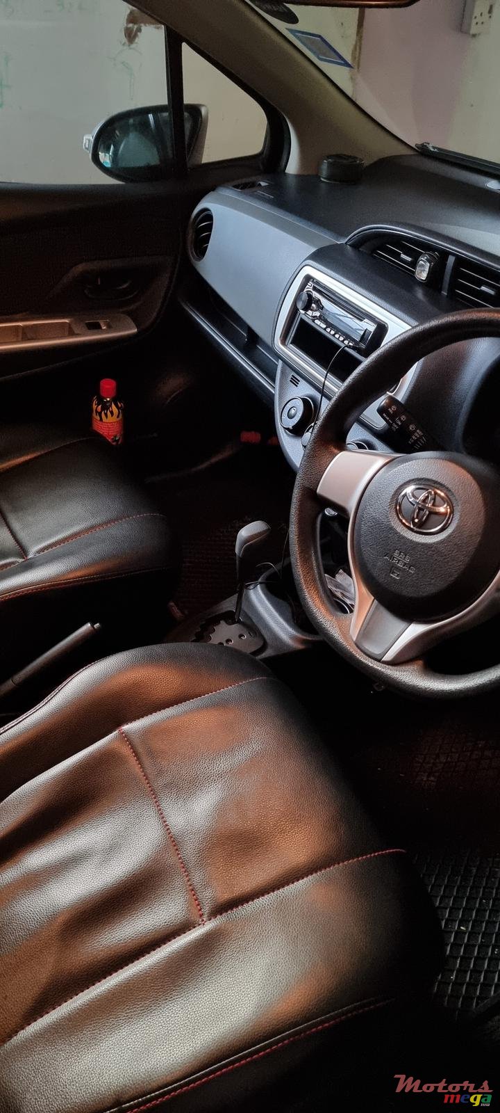 2014' Toyota Vitz photo #1