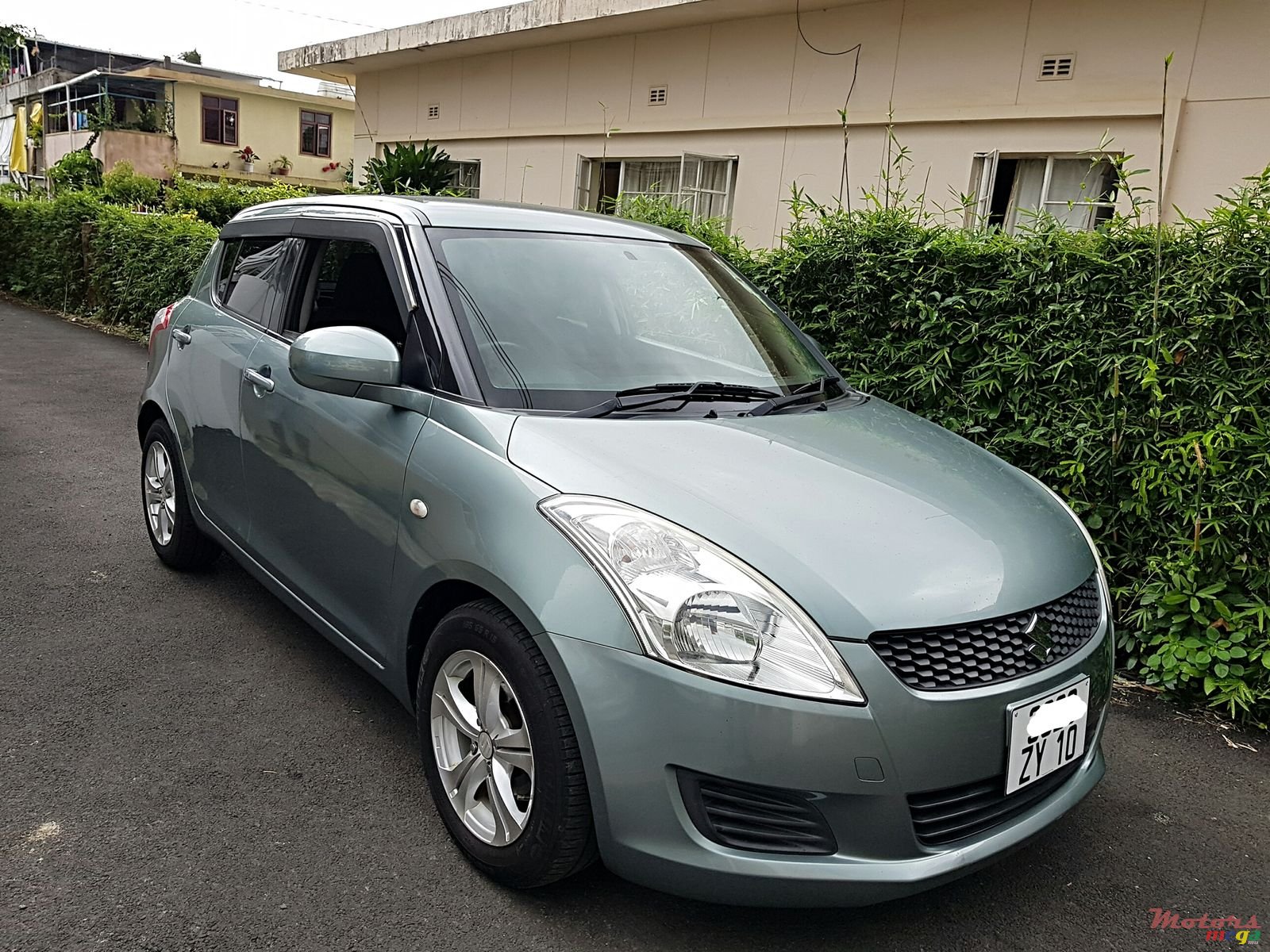 2010' Suzuki Swift Auto japon photo #1