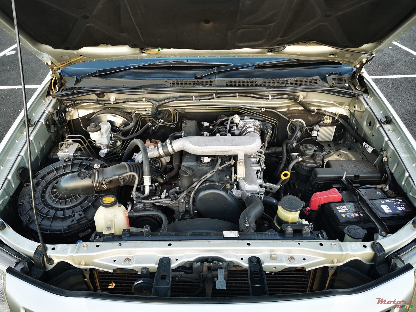 2012' Toyota Hilux 2.5T 2x4 photo #7