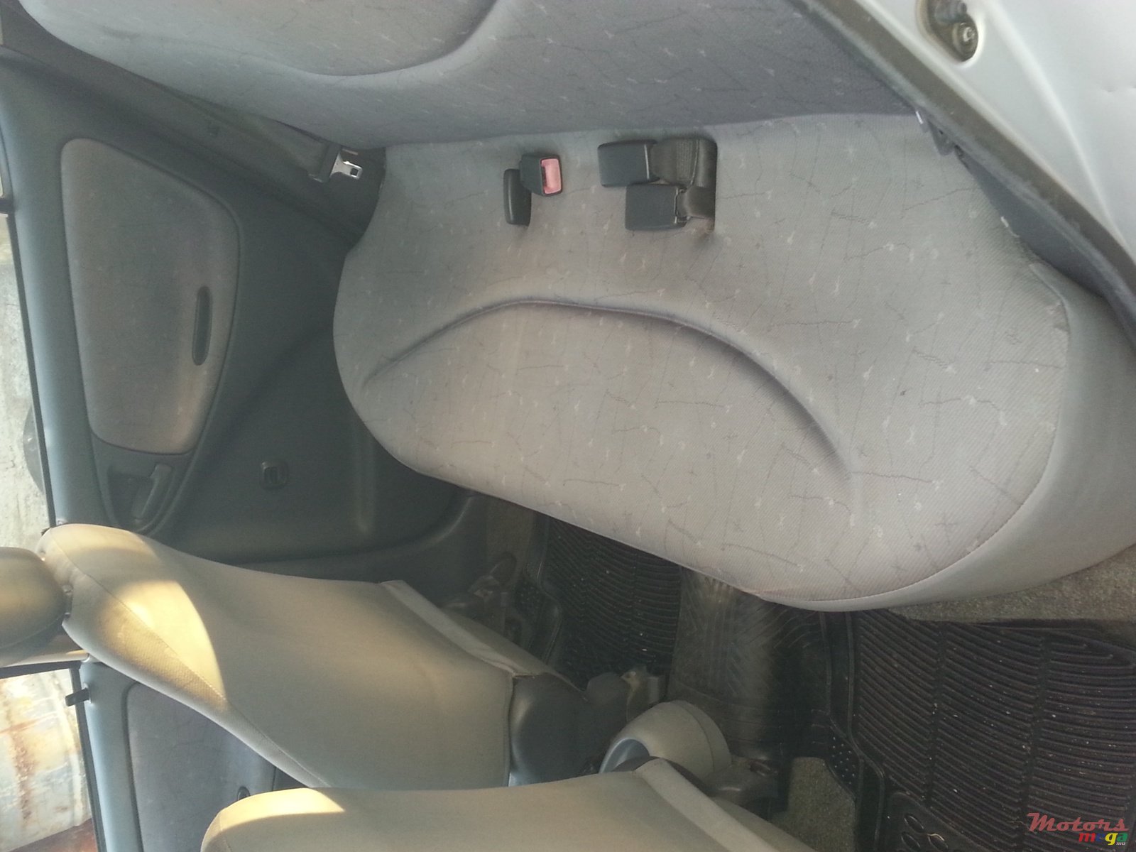 1999' Toyota Vitz photo #6