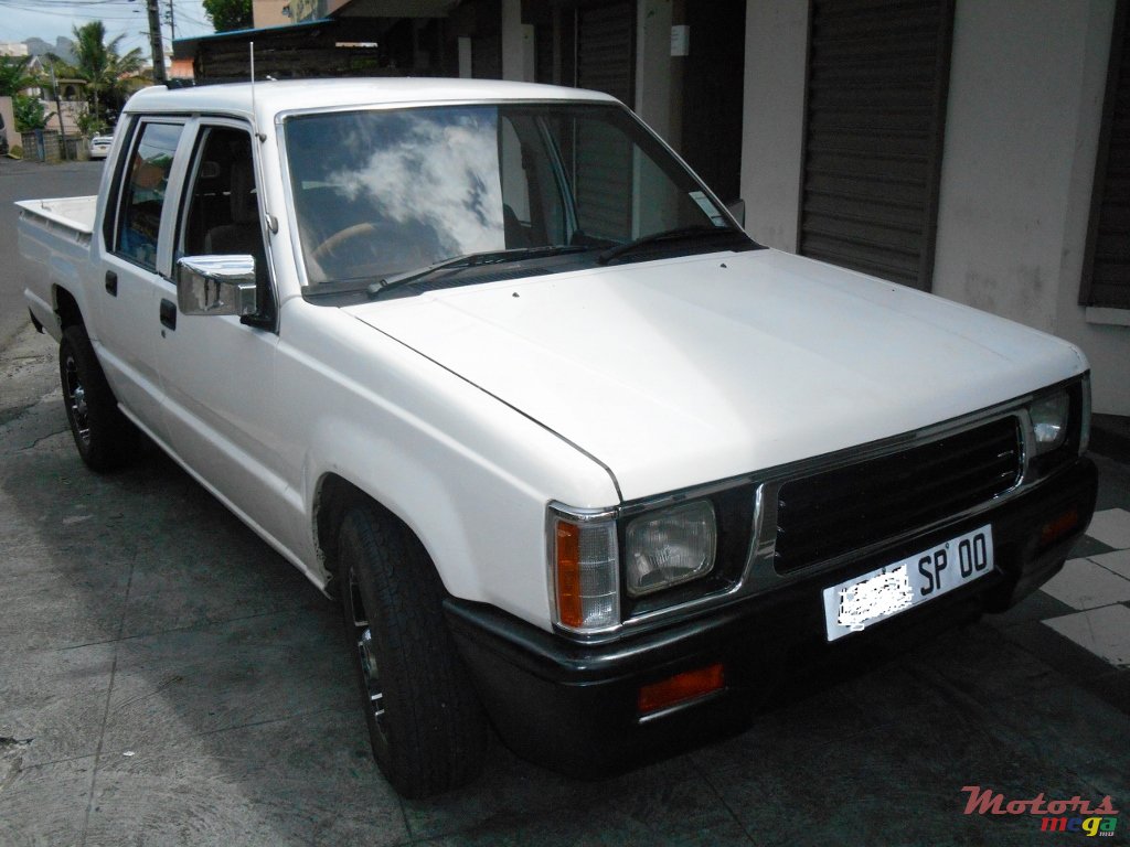 2000' Mitsubishi L 200 japon photo #2