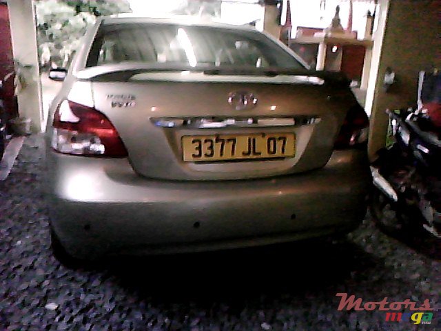 2007' Toyota Yaris sedan photo #1