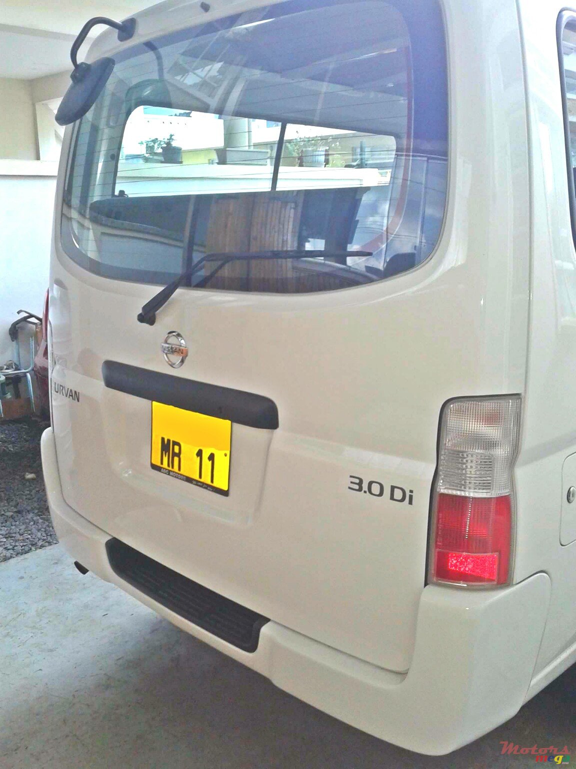 2011' Nissan Urvan photo #3