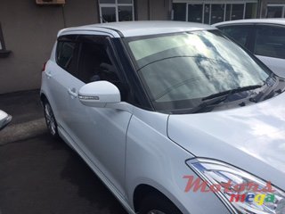 2012' Suzuki Swift KIT RS photo #4