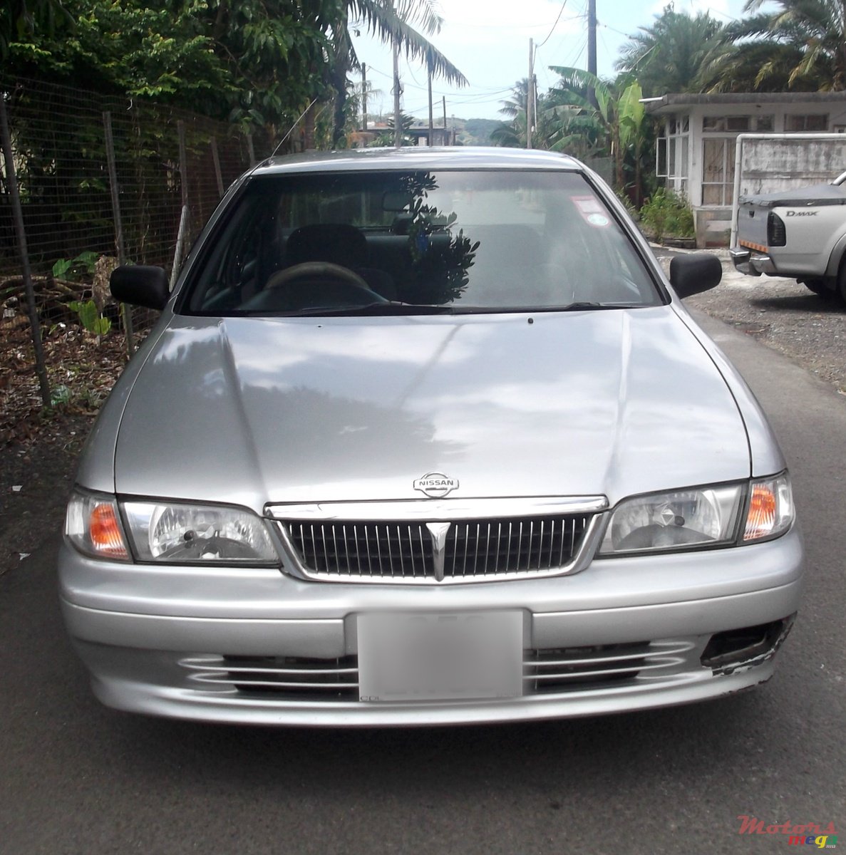 1999' Nissan photo #1