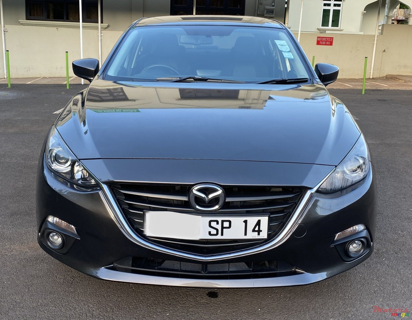 2014' Mazda 3 SKYACTIVE photo #1