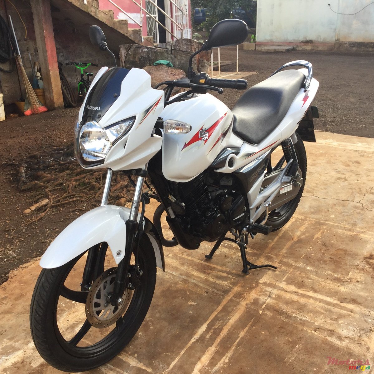 2013' Suzuki GS150 R photo #1