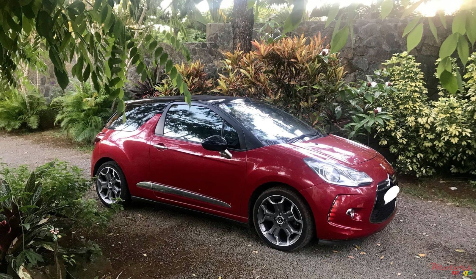 2014' Citroen DS3 cabriolet photo #2