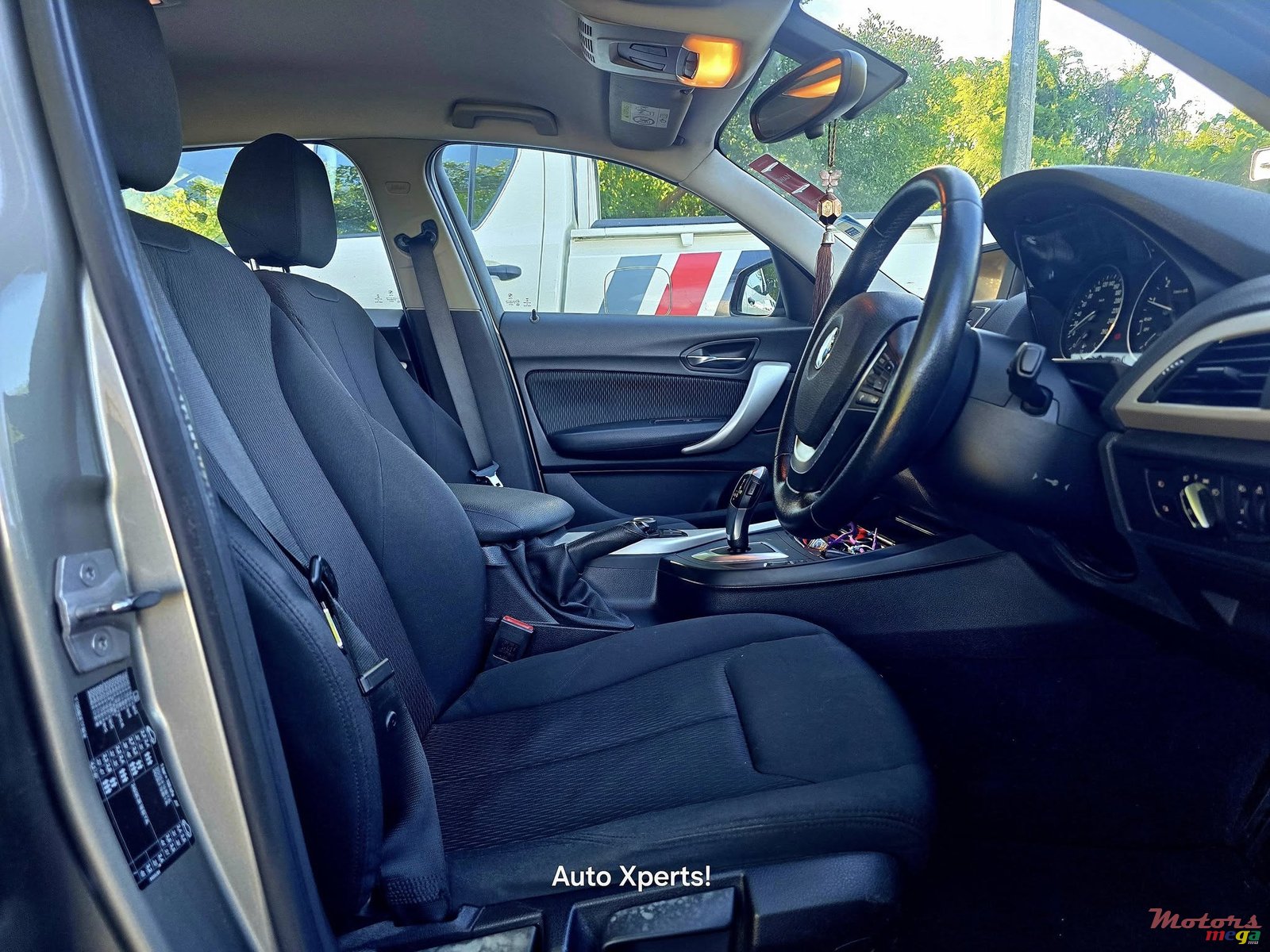 2015' BMW 118 photo #6