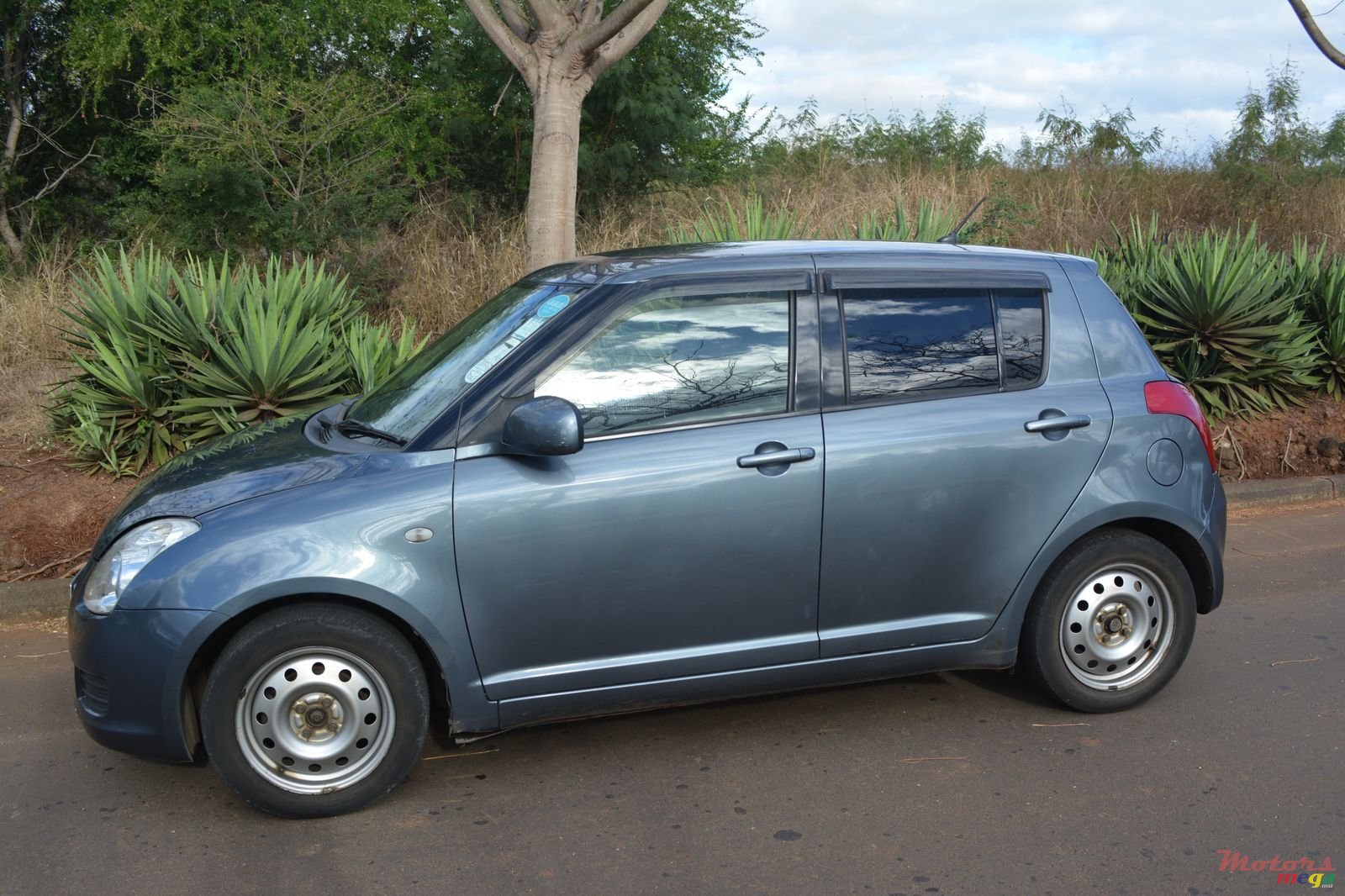 2007' Suzuki Swift photo #1