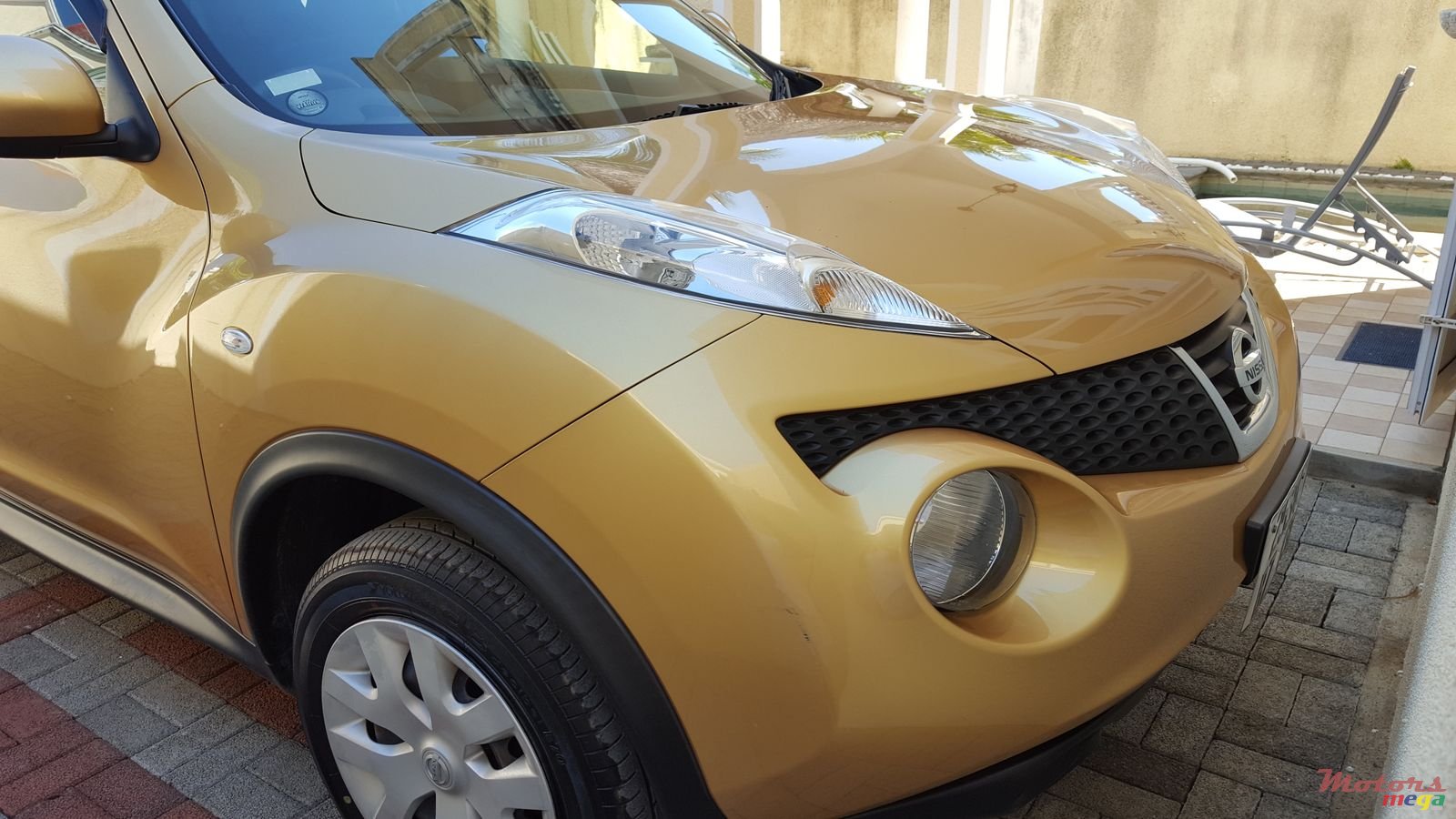 2013' Nissan Juke Hatchback photo #1