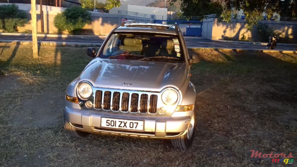 2007' Jeep Cherokee N/A photo #3