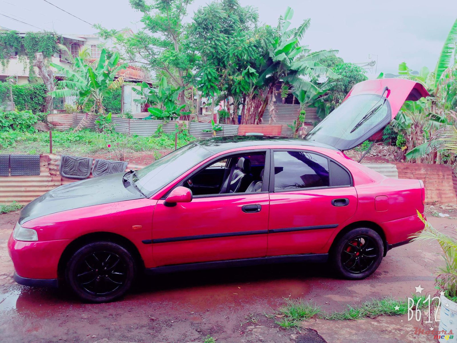 1998' Mitsubishi Carisma photo #5