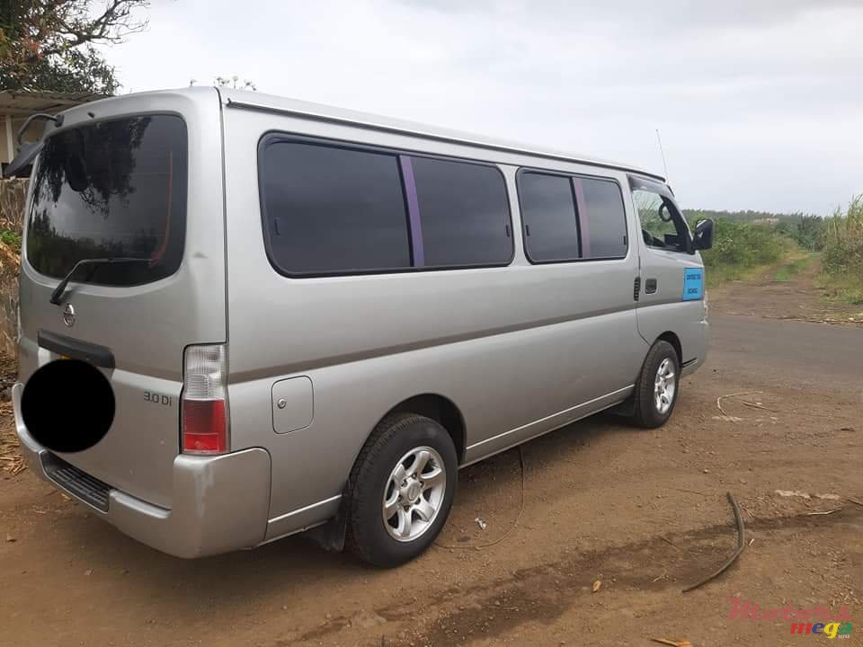 2005' Nissan E25 photo #2