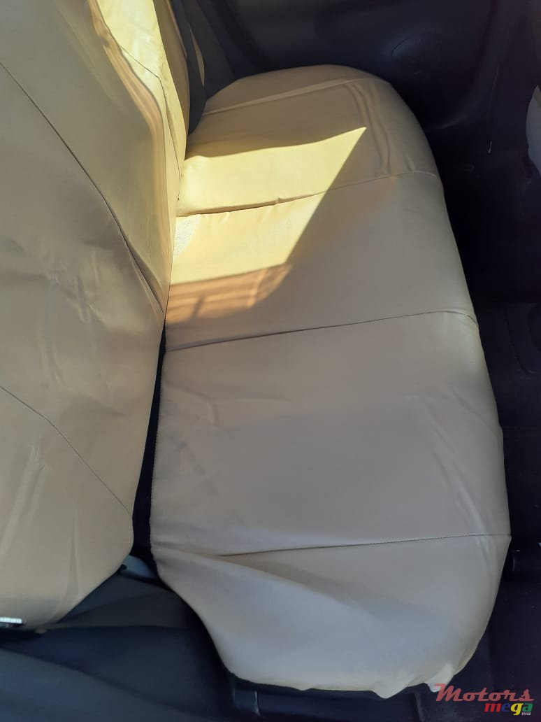 2010' Nissan March Automatic photo #5