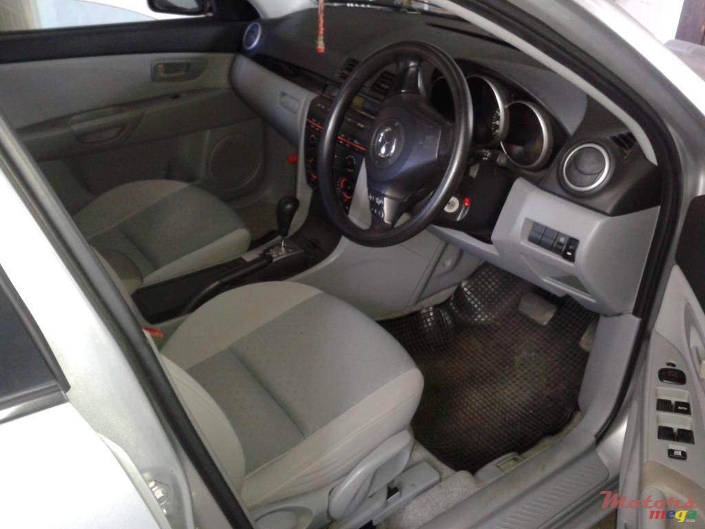 2005' Mazda Axela photo #3