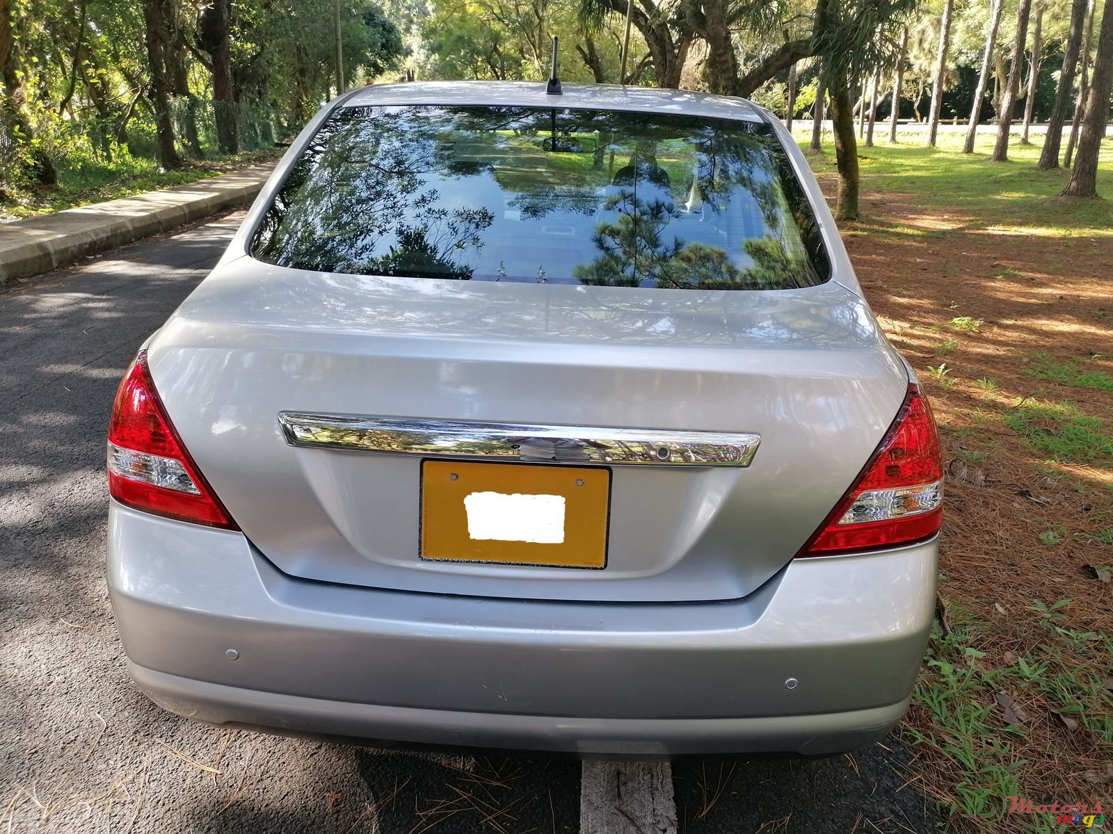 2005' Nissan Tiida photo #3