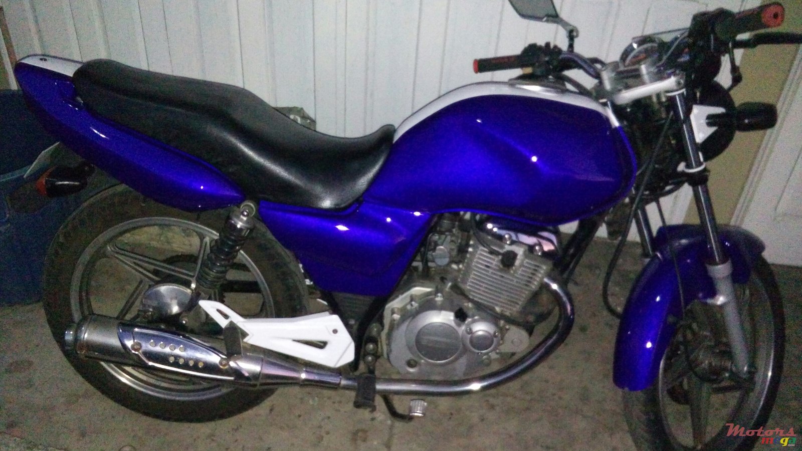 2011' Suzuki EN125 photo #1