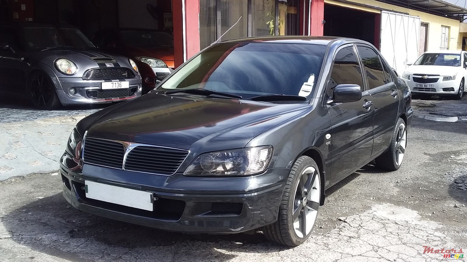 2002' Mitsubishi Lancer photo #1