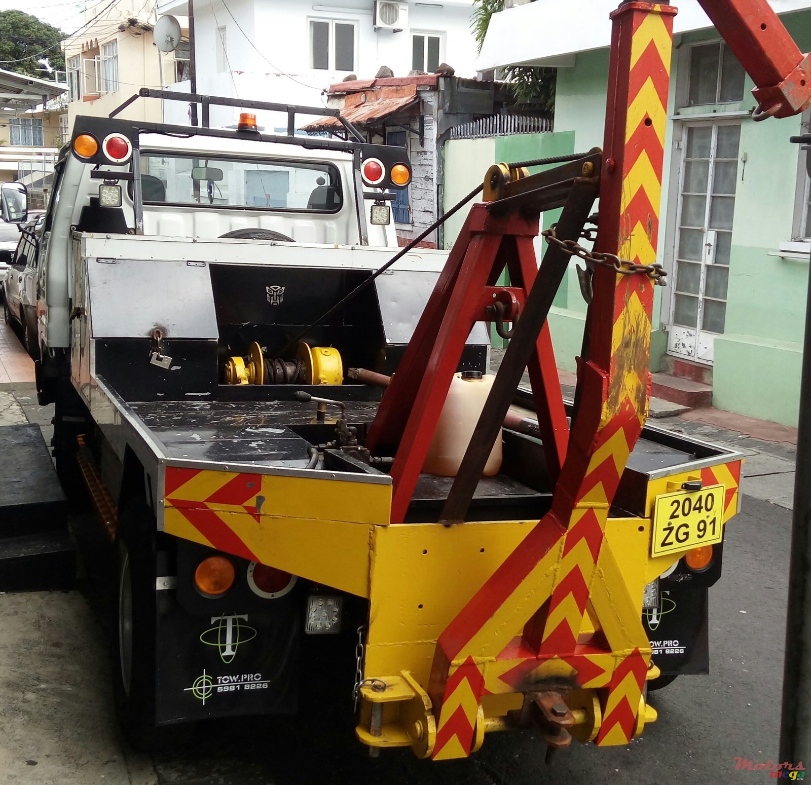 1991' Toyota Towing truck photo #2