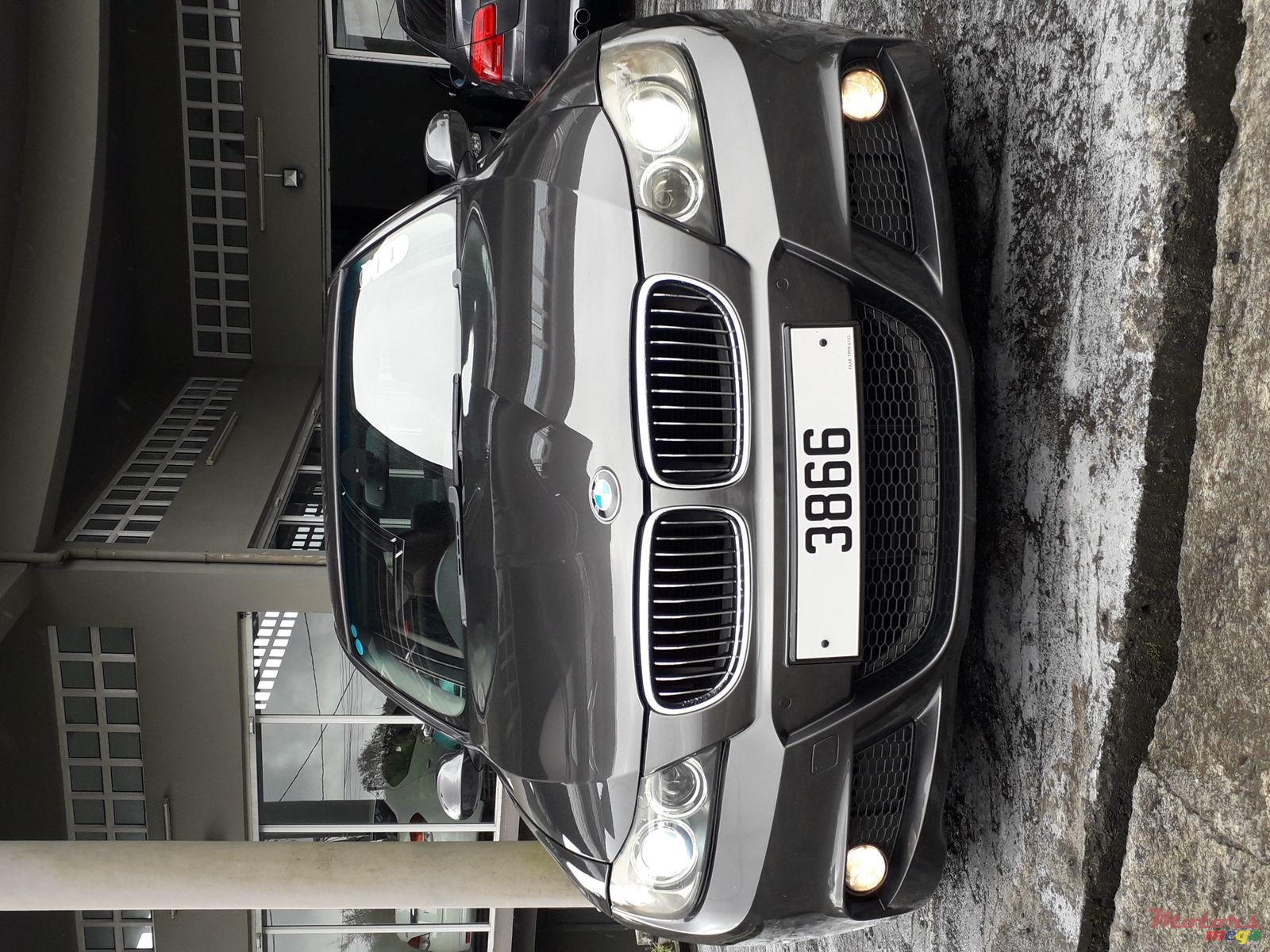 2005' BMW 3 Series photo #1