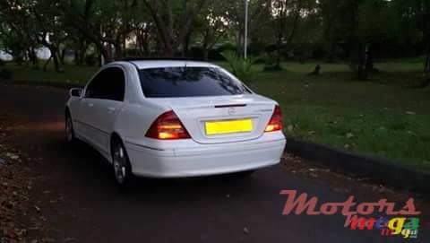 2001' Mercedes-Benz photo #2