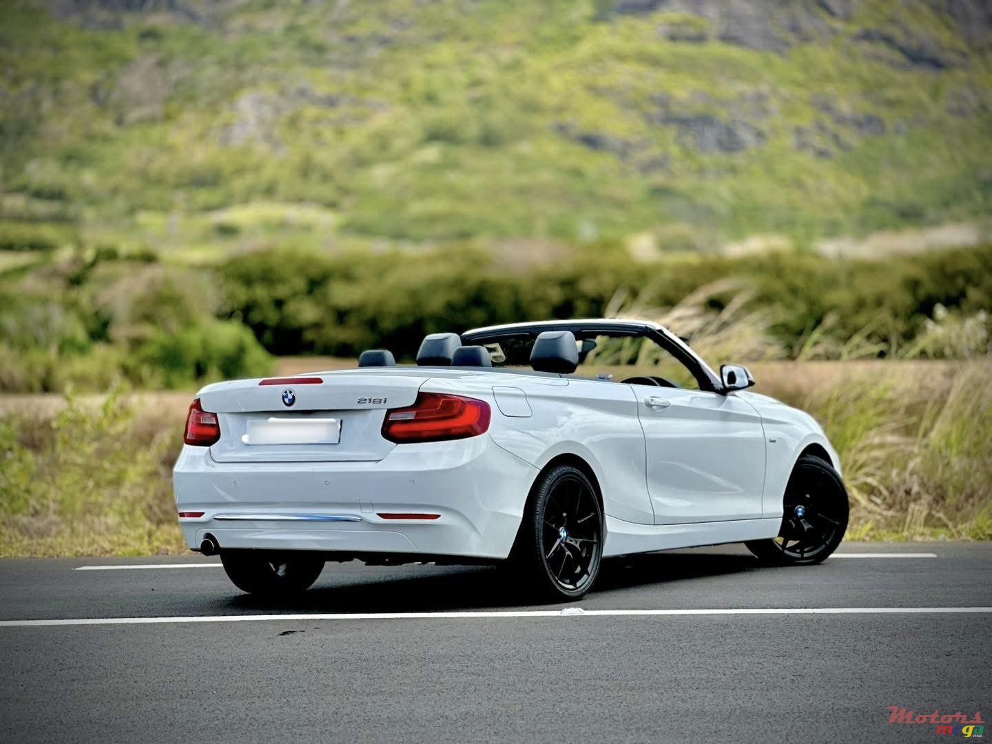2016' BMW 218 photo #5
