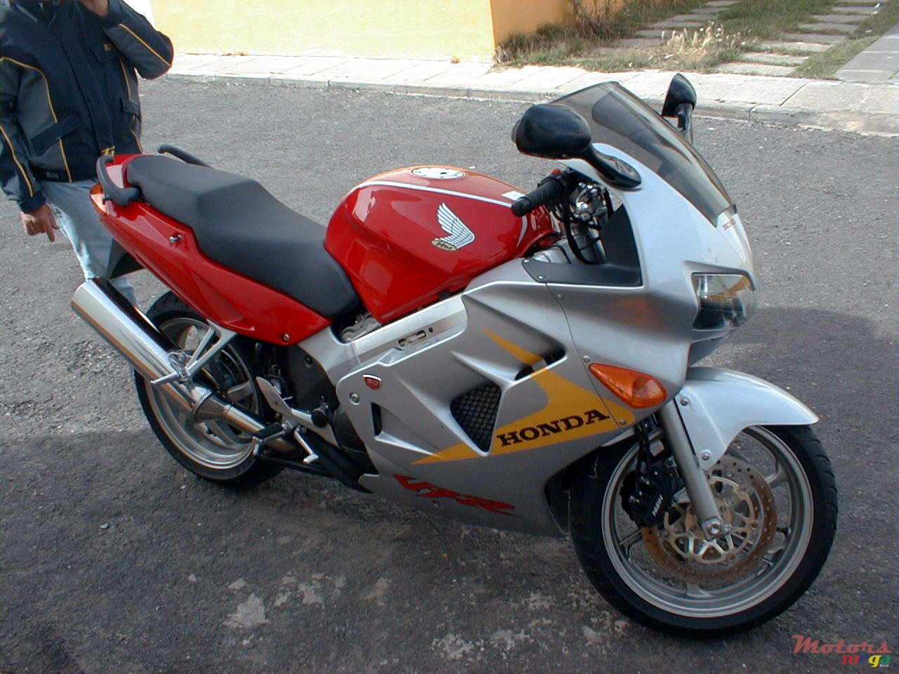 2001' CQR VFR800F photo #1