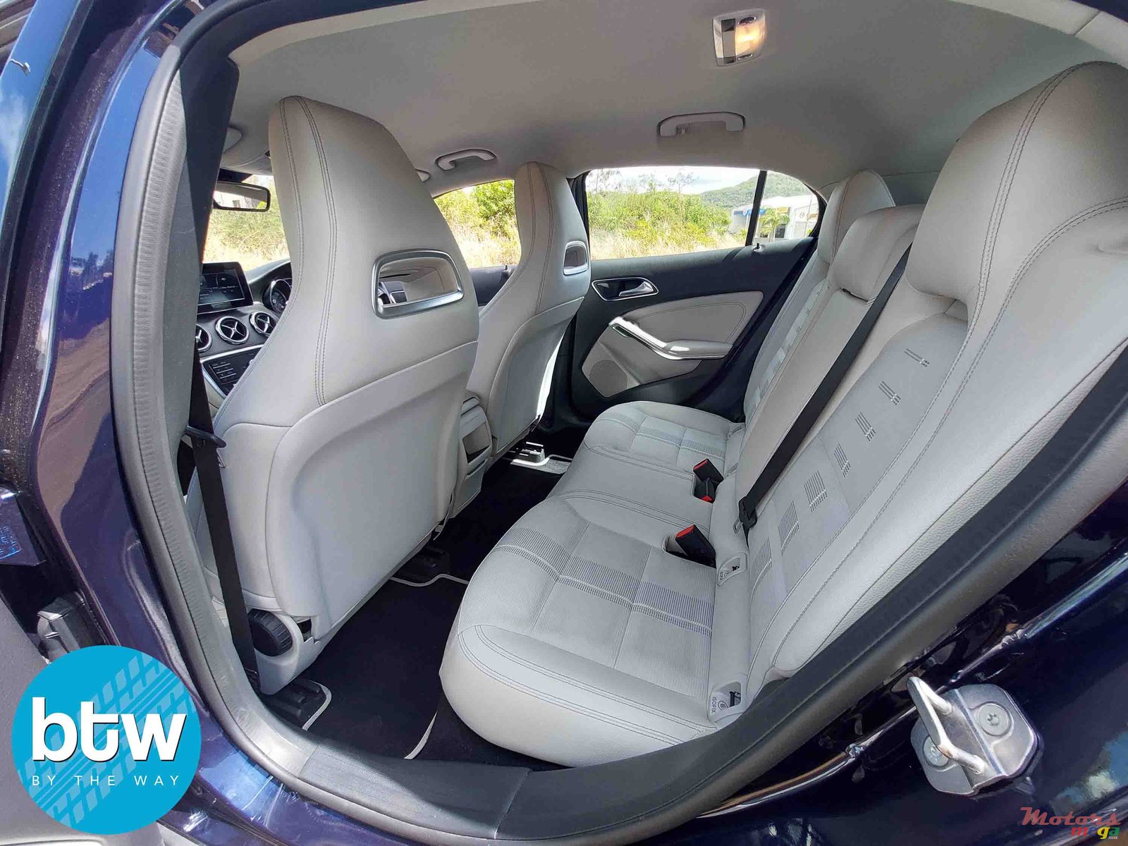 2017' Mercedes-Benz GLA-Class photo #5