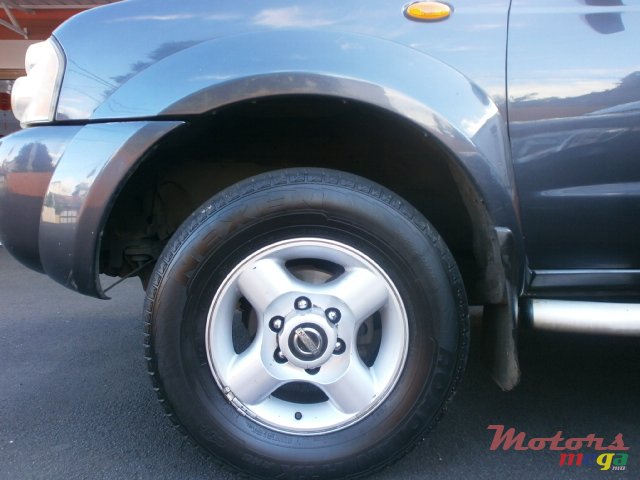 2004' Nissan 2x4 photo #4