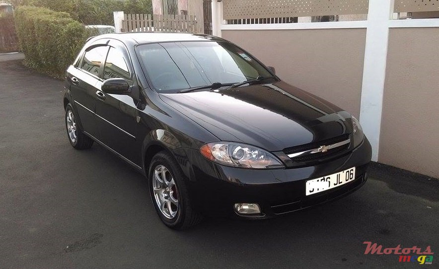 2006' Chevrolet Optra photo #1