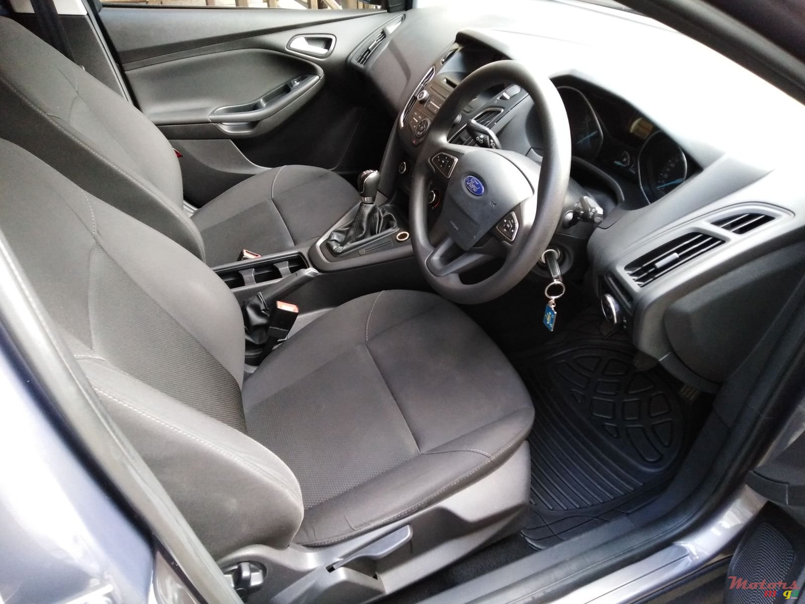 2016' Ford Focus Station Wagon (Break) photo #2