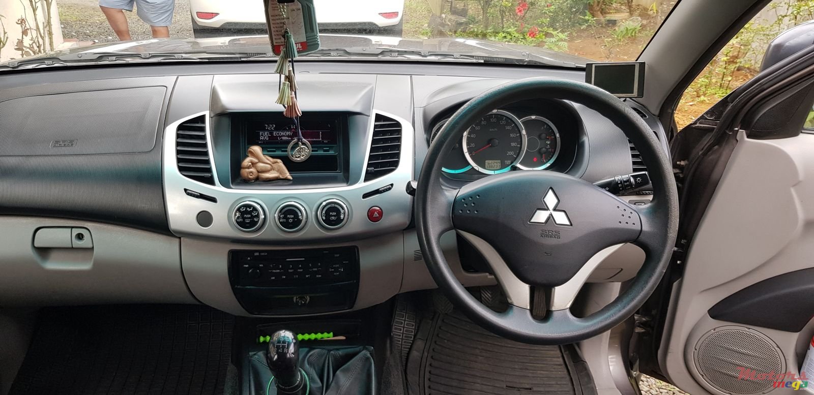 2009' Mitsubishi L 200 photo #1